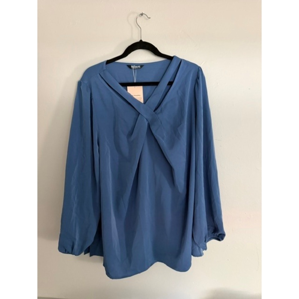 BloomChic Blue Criss Cross V-Neck Cutout Long Sleeve Blouse Plus Size 22/24 NEW